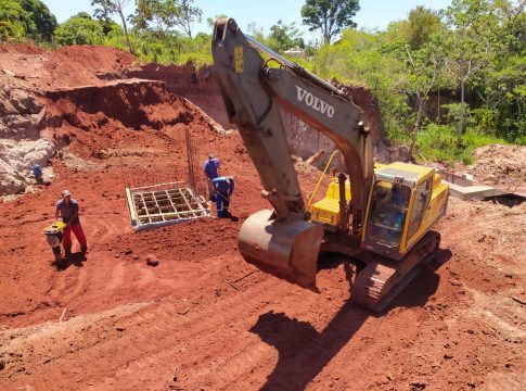 Obra da Rio Branco evolui e trabalho continua nesta semana em Mundo Novo