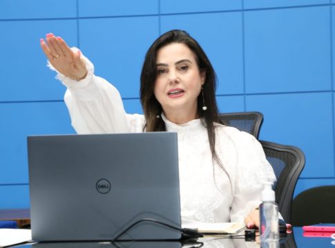 Mara Caseiro assume terceiro mandato de deputada