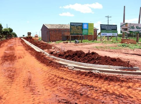 Em Eldorado continua obra de asfalto no Bairro Manoel Farias