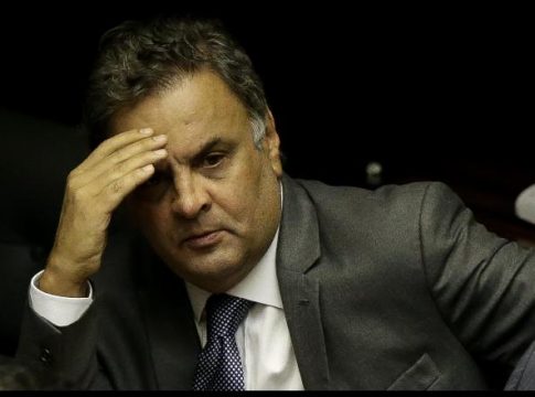 Aécio Neves é denunciado por obra de sede do governo de Minas Gerais