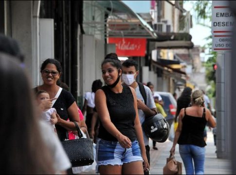 Cenário da Covid-19 no mundo é pior que pandemia da gripe espanhola