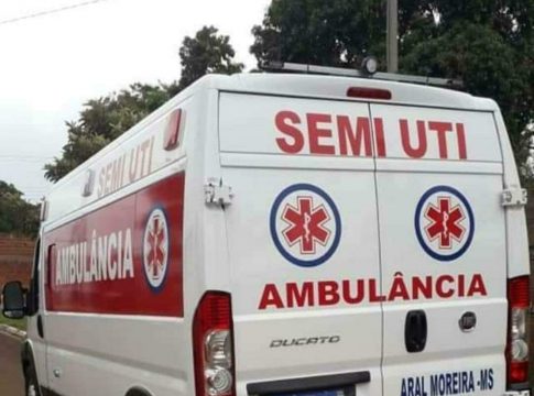 Ambulância desaparecida é encontrada atolada