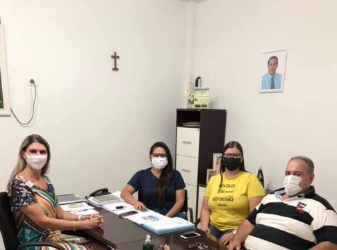 Vice-prefeita Fabiana recebe vereadores Simone, Ivan e Kakinha
