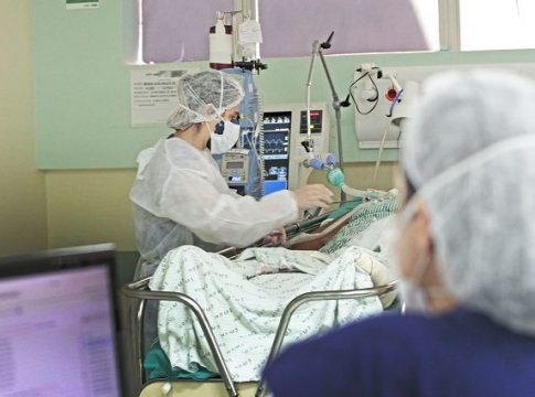 Com maior exposição ao vírus, número de óbitos entre os mais jovens sobe em MS