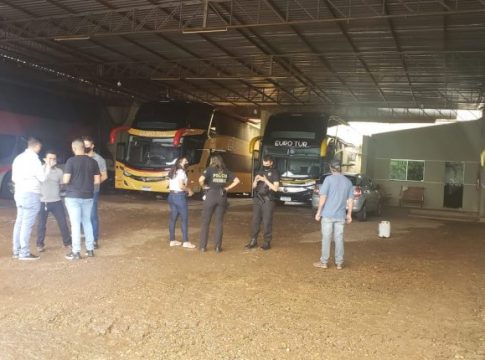 Operação da PF mira empresas de turismo que levavam cocaína de MS para SP