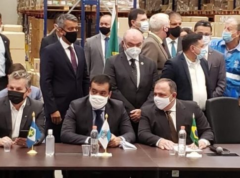 Ministério da Saúde inicia distribuição da vacina aos estados e campanha pode começar hoje