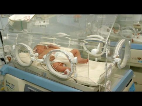 Sem leitos neonatais, hospitais tentam “atrasar” nascimentos
