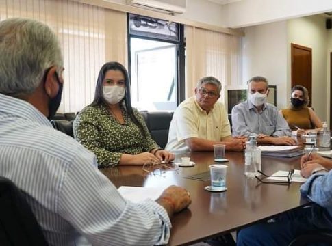 Paulo Corrêa acompanha prefeita Rhaiza em audiência com o governador