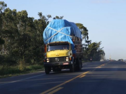 Caminhoneiros não aderem à greve nacional e trânsito flui nas rodovias de MS