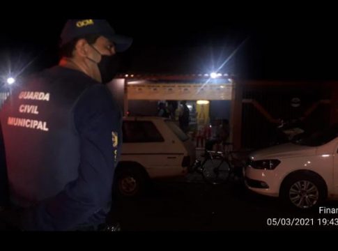 Fiscalização flagra 150 pessoas nas ruas da Capital durante madrugada