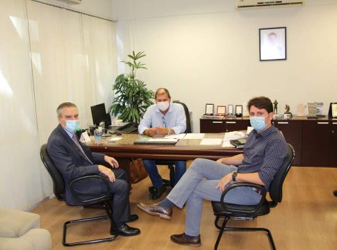 Thalles entrega pleitos ao secretário Sérgio de Paula e deputado Paulo Corrêa
