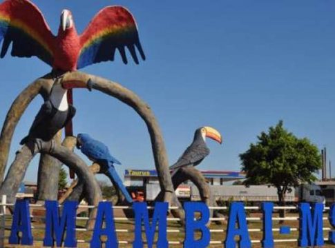 Candidatos a prefeito e vice foram multados em mais de R$ 100 mil por distribuírem camisetas