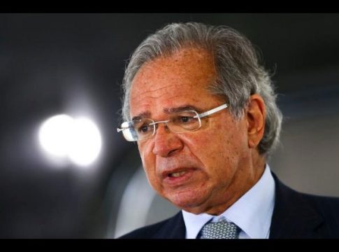 Guedes diz a Brics que vacinas e recuperação econômica são prioridades