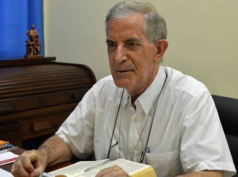 Internado há quase um mês, morre por Covid-19 bispo Dom Martinez aos 78 anos
