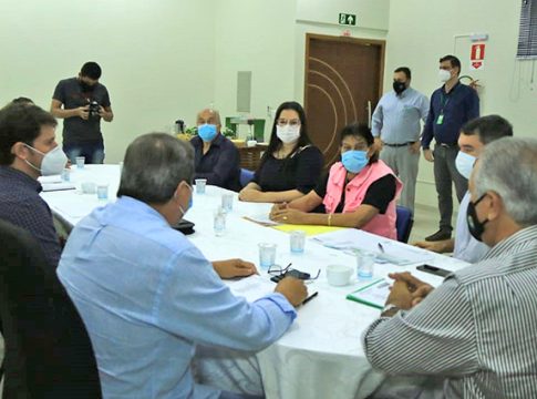 Reinaldo recebe prefeitos do Cone Sul e prepara “Governo Presente e Municipalista”