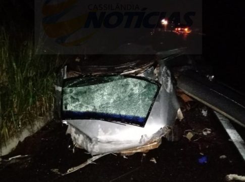 Motorista de 59 anos morre após invadir contramão e colidir em carreta na BR-158
