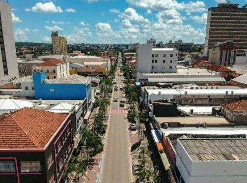 Com cepa indiana no país, cidades aumentam restrições de toque às 19h a lei seca em MS