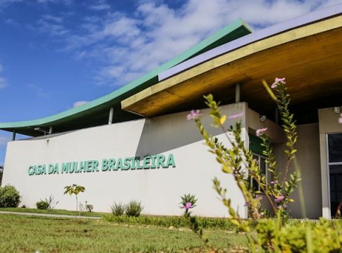 Rapaz é preso após passar as mãos em motorista de aplicativo durante corrida