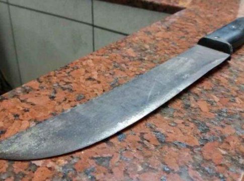 No banquinho: trio ameaça arrancar cabeça de sequestrado em Campo Grande