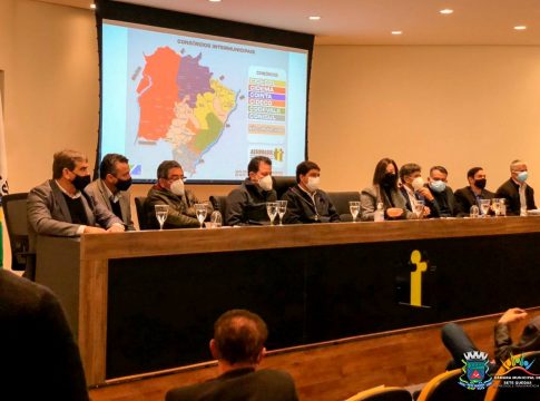 Chico Piroli participa de ato em defesa dos consórcios municipais