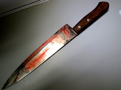 Para saber quem era o morador ‘mais antigo’, homem dá 7 facadas nas costas de rival