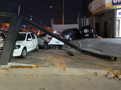 Motorista invade garagem de veículos e causa prejuízo para comerciante em Campo Grande