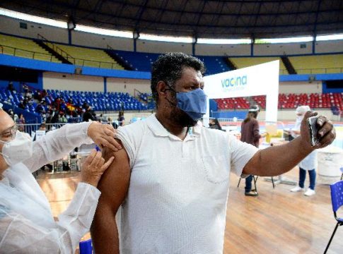 Metade da população sul-mato-grossense está vacinada com 1ª dose