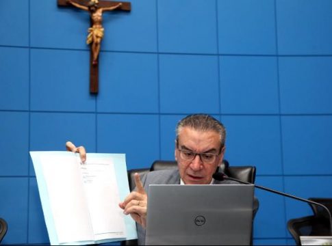 Isenção de IPVA e ICMS para empresas afetadas pela pandemia é votada por deputados