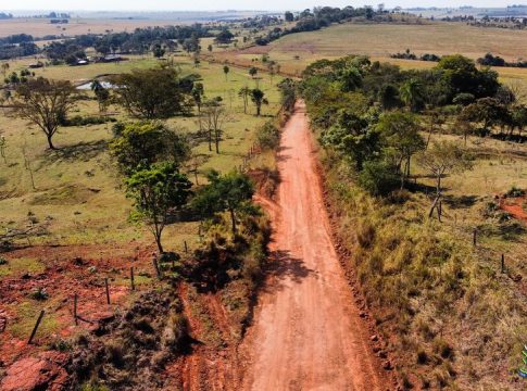 Sete Quedas é destaque na manutenção de estradas rurais