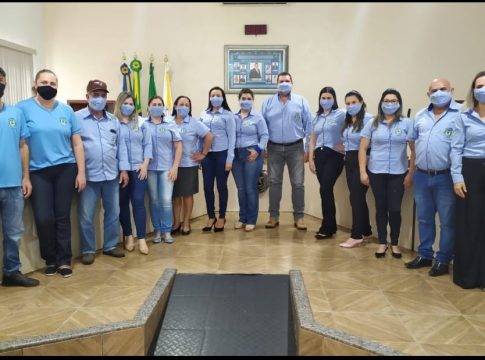 Câmara de Iguatemi realiza entrega de uniformes e máscaras aos servidores