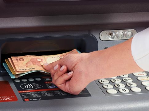 Prefeitura de Amambai paga adiantamento de 50% do 13° e salário de julho nestas quinta e sexta-feira