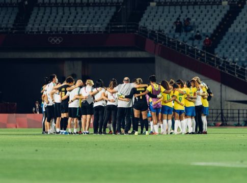 Seleção feminina perde para Canadá nos pênaltis e dá adeus a Tóquio