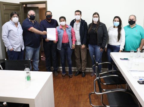 Prefeito Léo e empresários apresentam na Câmara minuta do projeto da Fecularia Eldorado