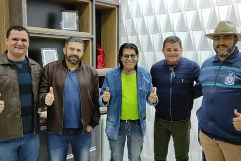 Mundo Novo: Prefeito Valdomiro é recebido por vereadores e alinha projetos para segundo semestre