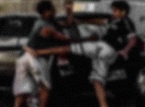 Homens vão para delegacia ao descobrirem relacionamento poliafetivo em MS