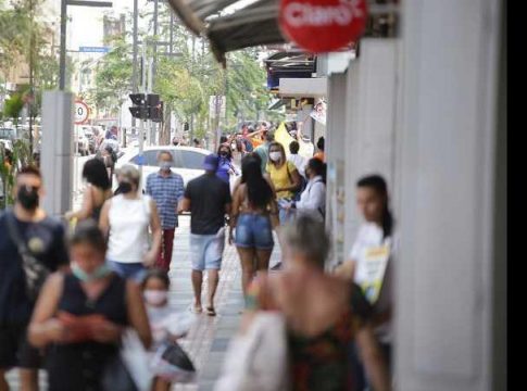 Servidores públicos de MS recebem salário e 13º nesta quinta