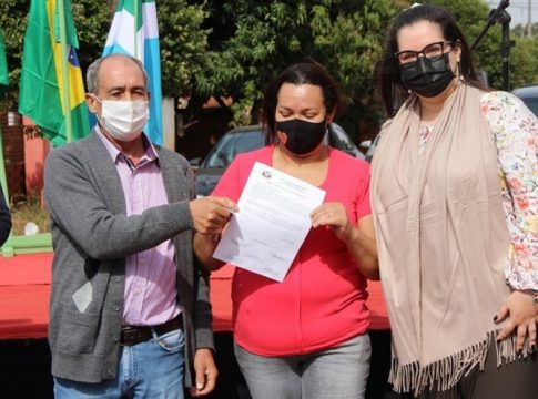 Naviraí entrega 09 casas populares em parceria com o Estado