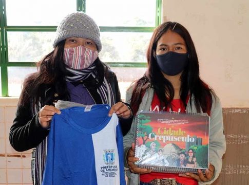 Prefeito Bandeira distribui kit escolar e uniformes para todos os alunos da rede municipal de Amambai