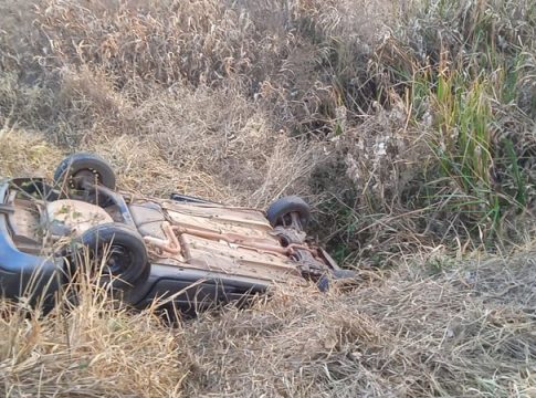 Seis ocupavam carro que capotou e matou 3 em rodovia; entre eles sobrinha de cantor e filho de secretário