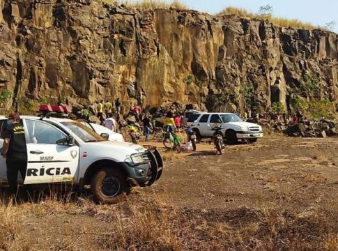 Três adolescentes são apreendidos e um é preso após morte de menina em pedreira