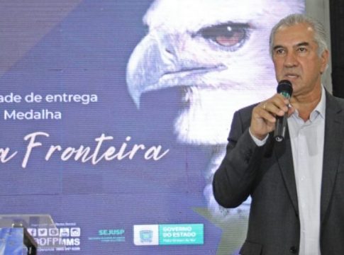 Em cerimônia de homenagens, Reinaldo Azambuja diz que sede do DOF será entregue no início de 2022