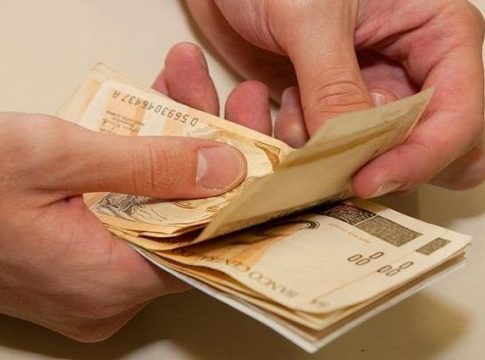 Servidores começam setembro com salário na conta; folha movimenta R$ 390 mi na economia