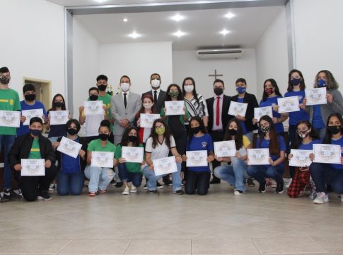 Rhaiza Matos participa da posse dos vereadores da Câmara Mirim de Naviraí