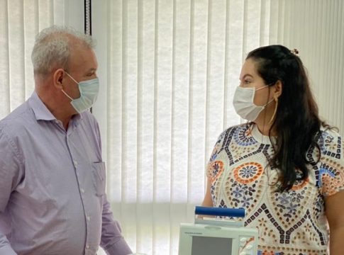 Rhaiza Matos reúne prefeitos para discutir leitos de UTI Geral e hemodiálise