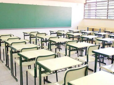 SED diz que apura denúncia de assédio moral de professor contra menina de 14 anos