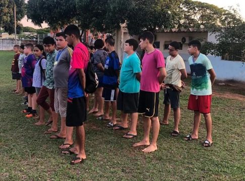 Alunos do projeto bom de bola, bom na escola participaram de atividades