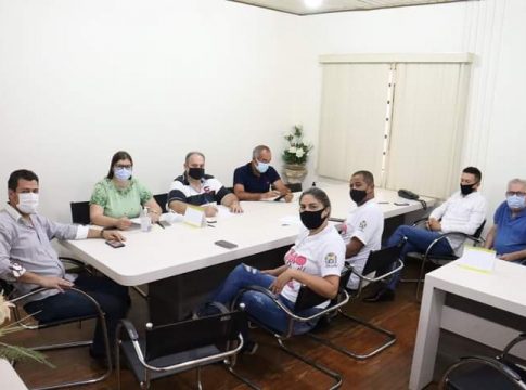 Prefeito Léo e vereadores participam de reunião semanal