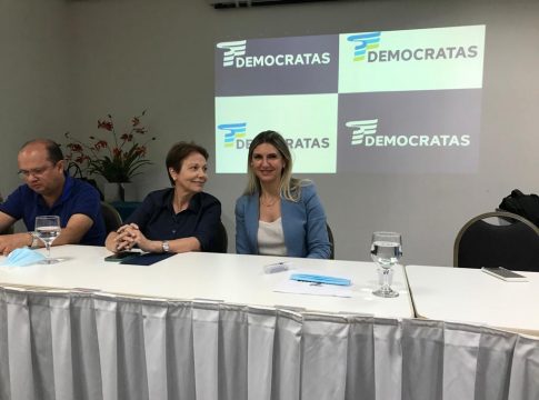Vices-prefeitos Fabiana e Gabriel participam de Encontro Estadual do Democratas