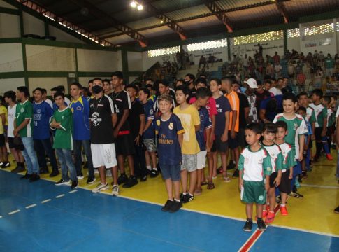 Prefeitura de Naviraí abre a 24ª Copa Chama de Futsal com 67 times