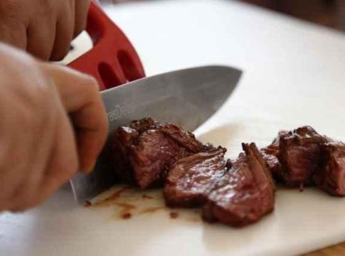 Homem engasga com pedaço de carne, sofre parada cardíaca e morre em MS